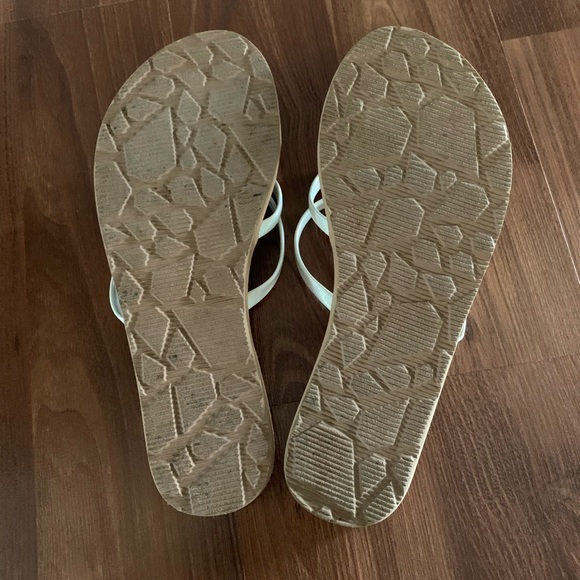SOLD💞Volcom sandals sz6💞 - Picture 4 of 4